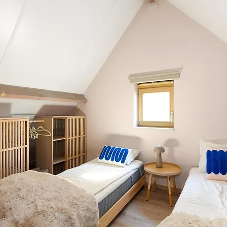 2wh42 Zeer Goed Uitgerust Huisje Met 3 Slk, Voor 6 Pers Met Parking En Tuin