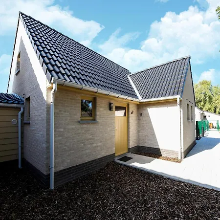 Holiday home 2wh42 Zeer Goed Uitgerust Huisje Met 3 Slk, Voor 6 Pers Met Parking En Tuin *