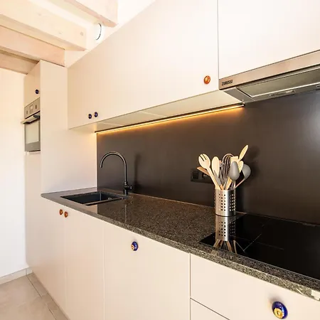 Tatil Evi 2wh42 Zeer Goed Uitgerust Huisje Met 3 Slk, Voor 6 Pers Met Parking En Tuin Koksijde